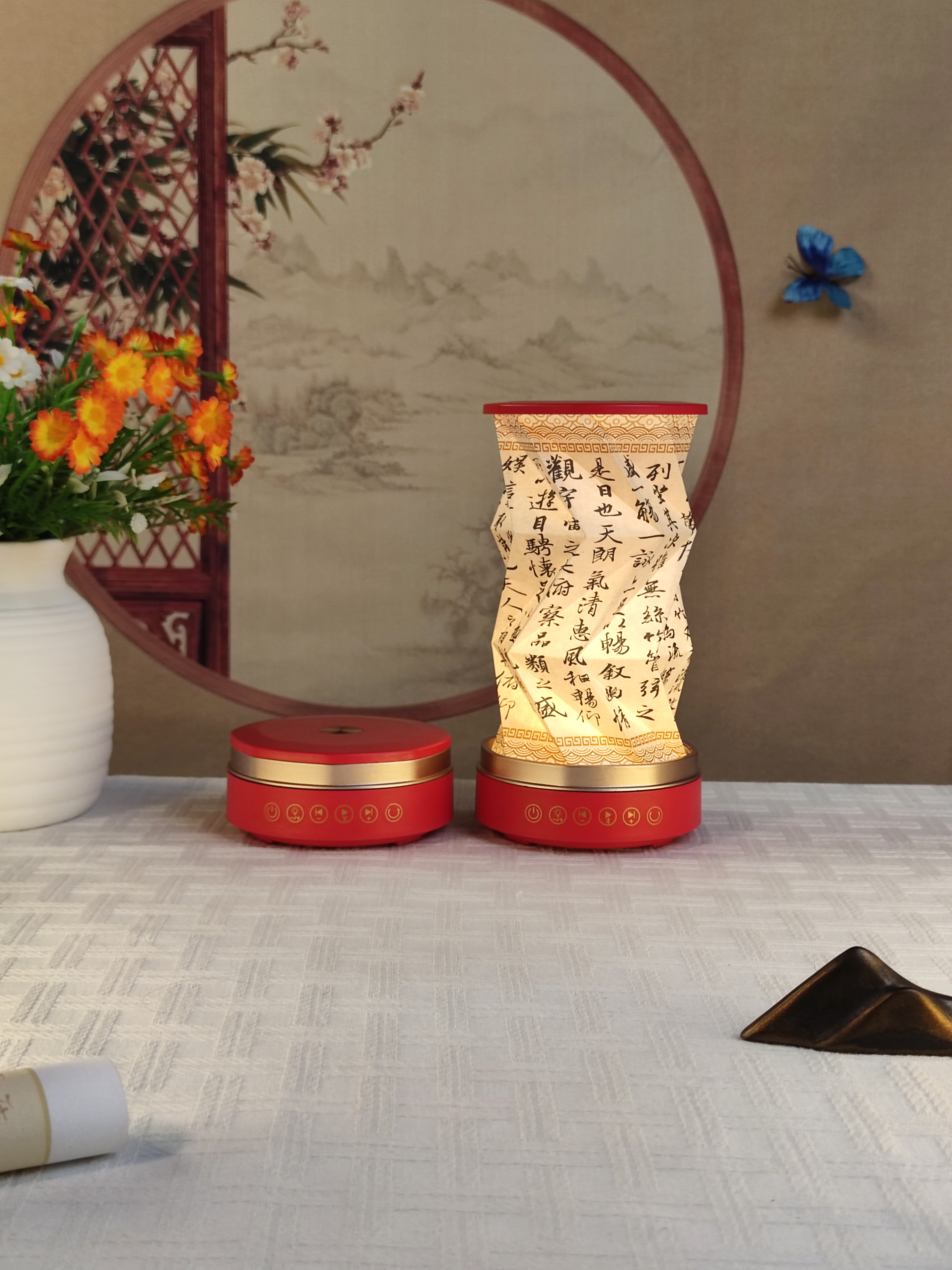Chinese scroll art design with Bluetooth speaker